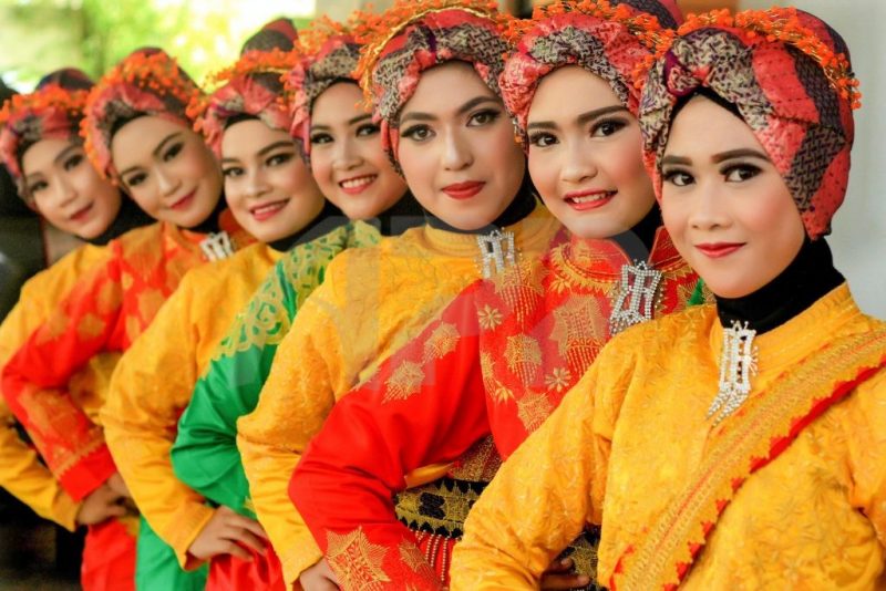 Gambar Baju Adat Aceh Wanita
