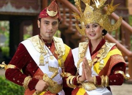 Pakaian Adat Lampung