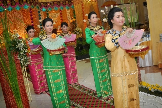 Tradisi Dutu upacara adat pernikahan Gorontalo