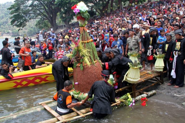 34+ Upacara Adat Jawa Timur Beserta Penjelasan Dan Gambar {Lengkap ...